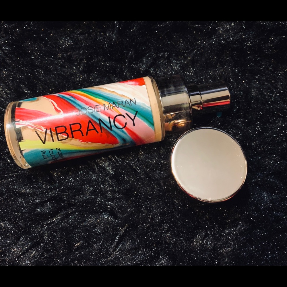 Josie Maran Vibrancy Foundation